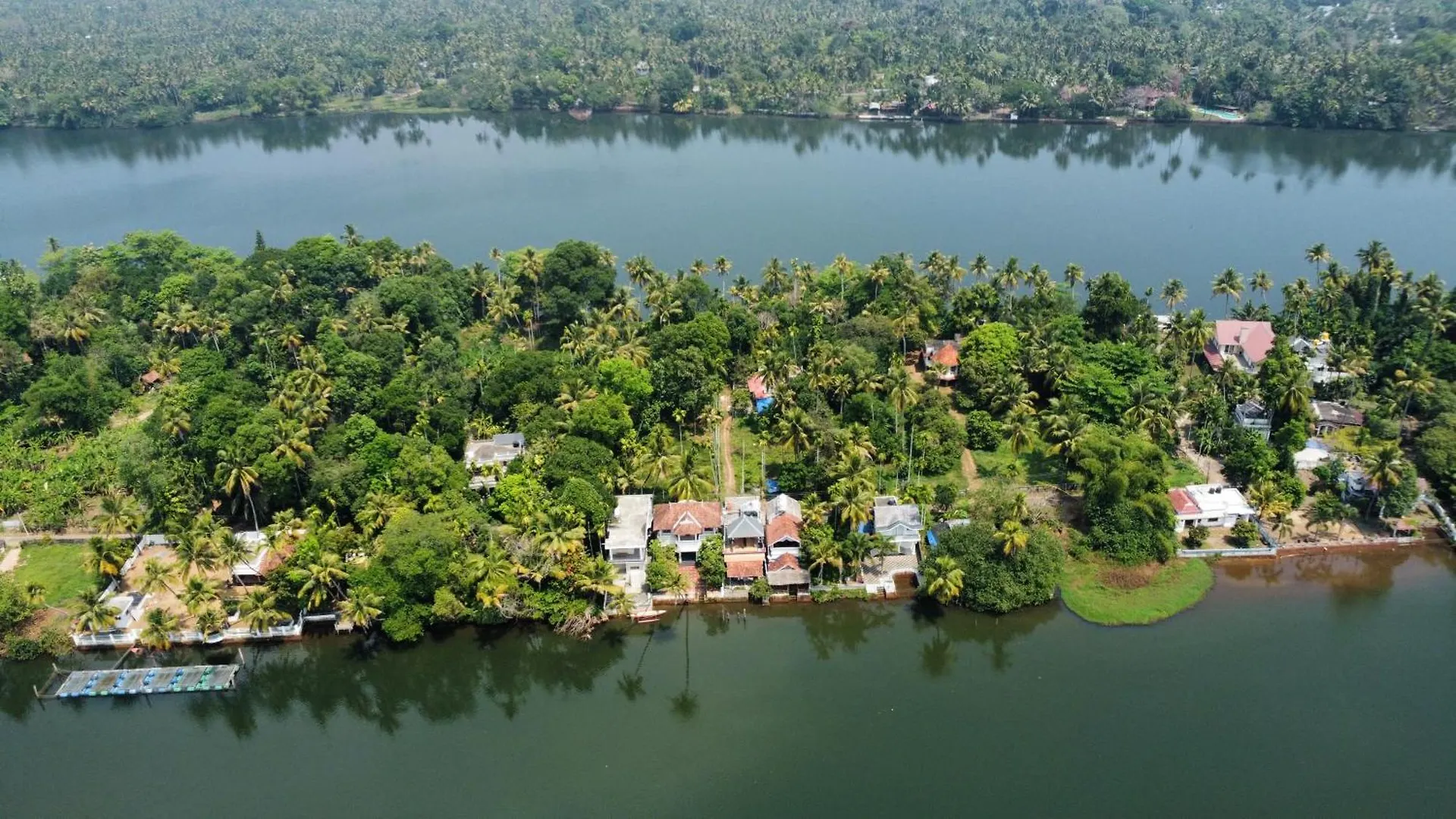 וילה North Paravur River View הודו